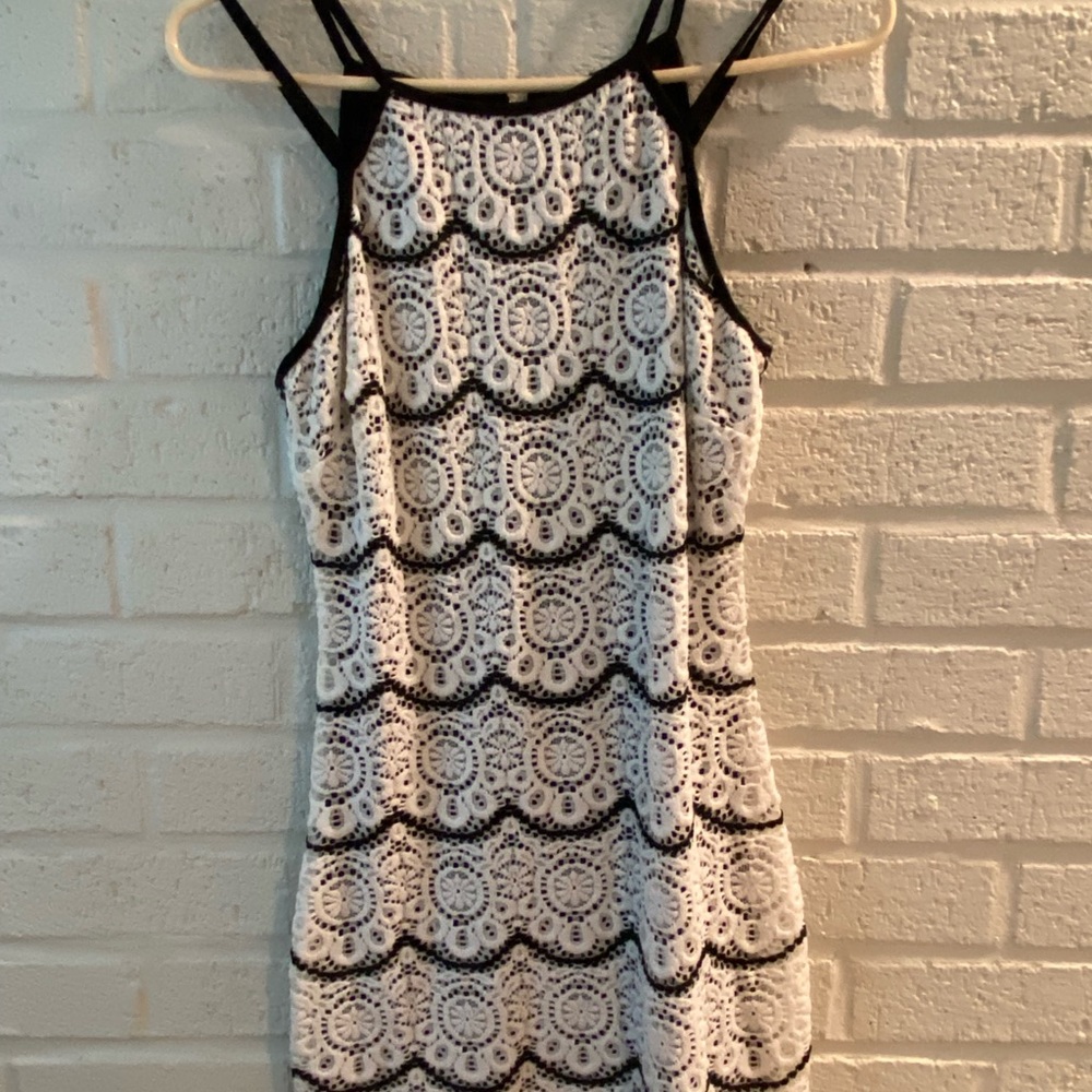 Guess, size 0, black and white